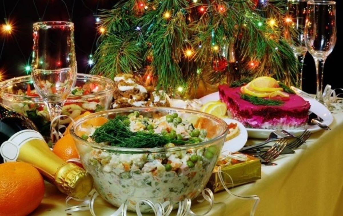 СМИ подсчитали стоимость новогоднего застолья в Украине