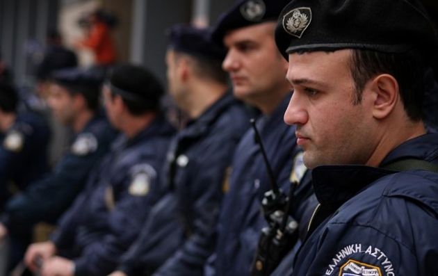 В Афинах полиция обезвредила заложенную бомбу