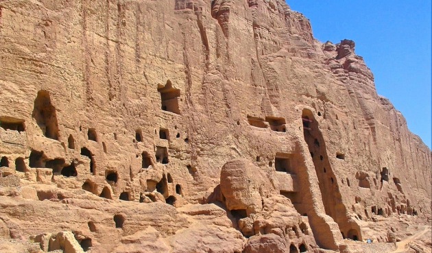 10 загадочных пещерных городов