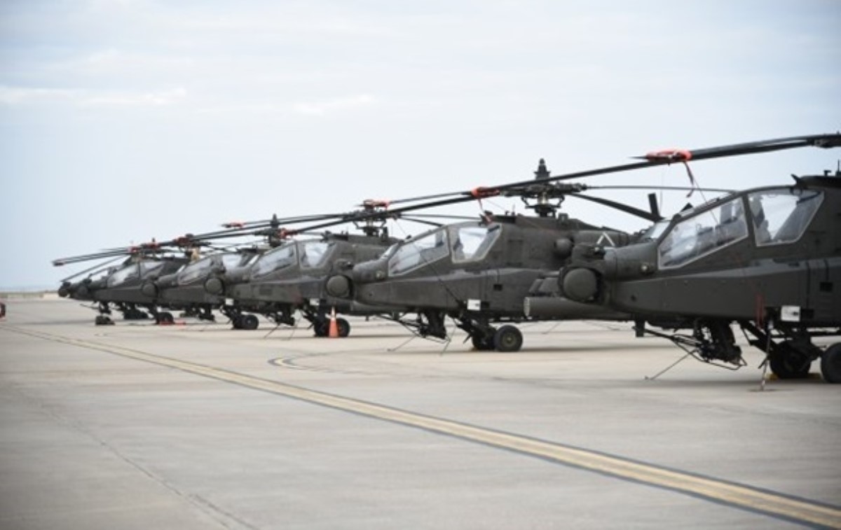 США перебросят в Европу вертолеты Apache