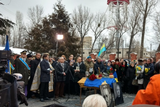 Александра Олеся перезахоронили в Киеве на Лукьяновском кладбище