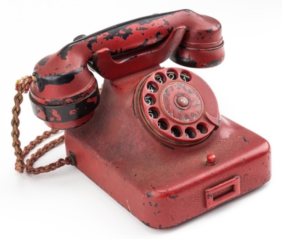 Личный телефон Гитлера был продан на аукционе за $243 тысячи