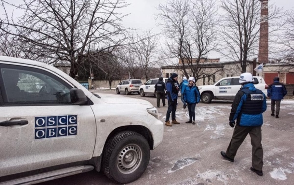 Представители ОБСЕ попали под обстрел в Дебальцево