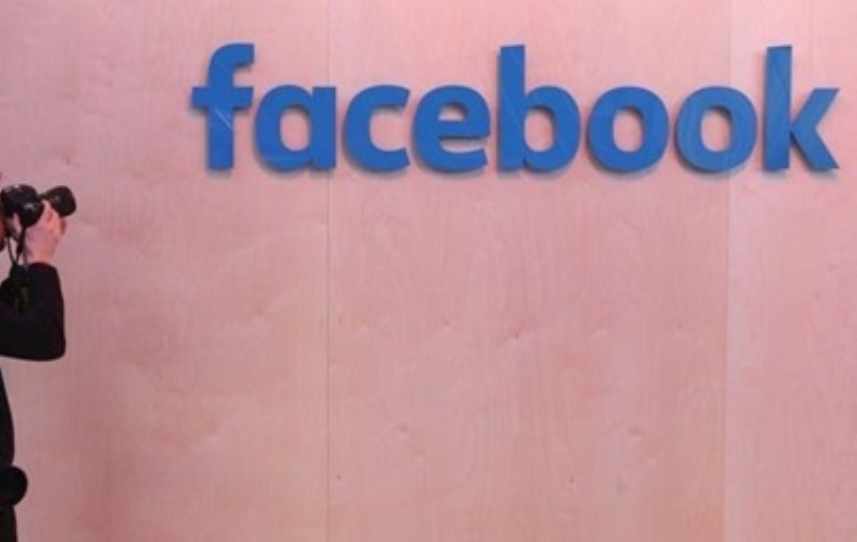 Facebook запретил использовать данные о пользователях для слежки