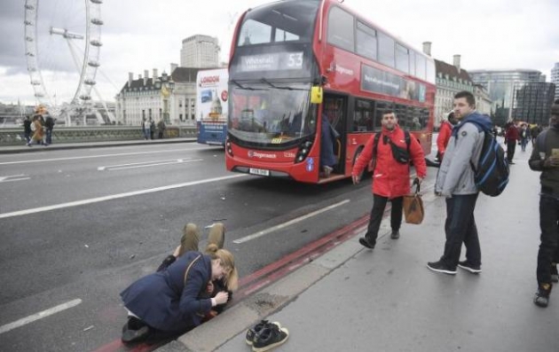 В результате теракта в Лондоне пострадали не менее 40 человек, 5 погибли