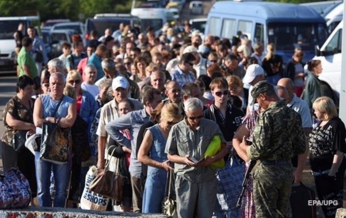 В правительстве подсчитали число переселенцев из Донбасса и Крыма