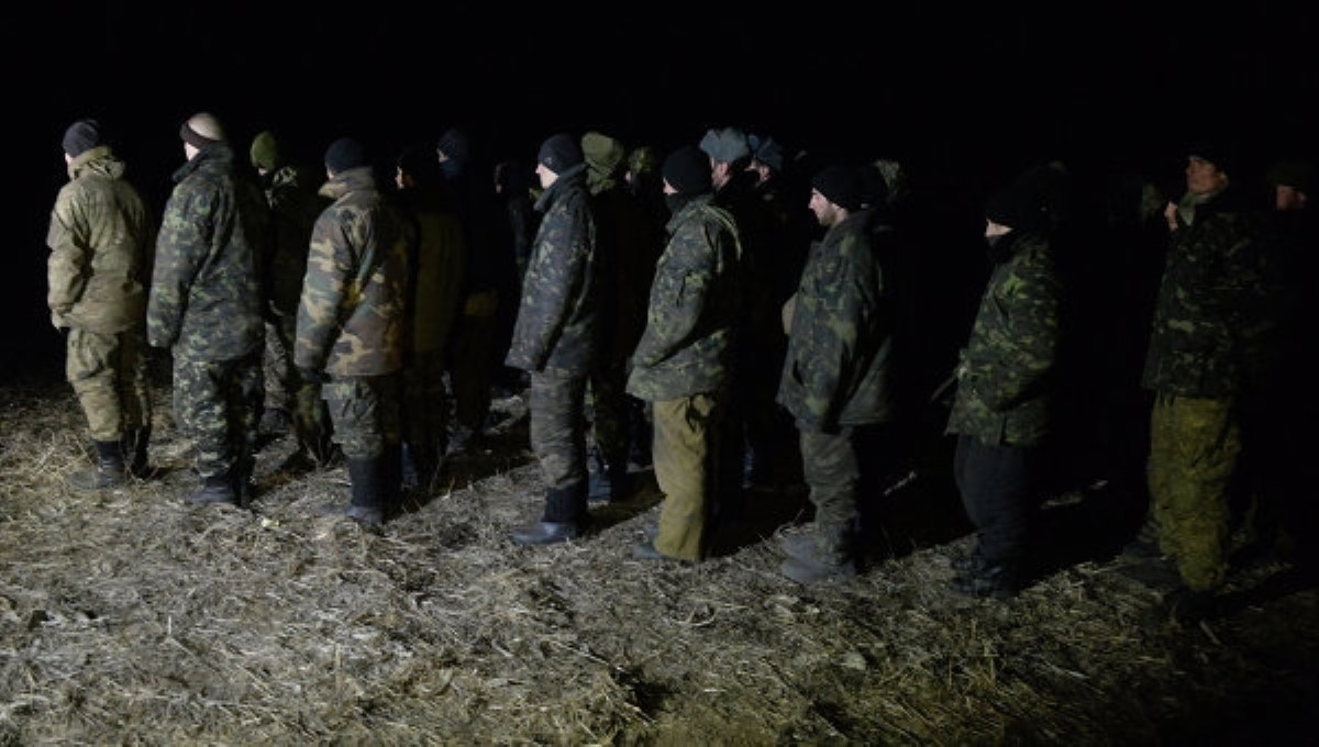 В плену на Донбассе находятся более сотни человек