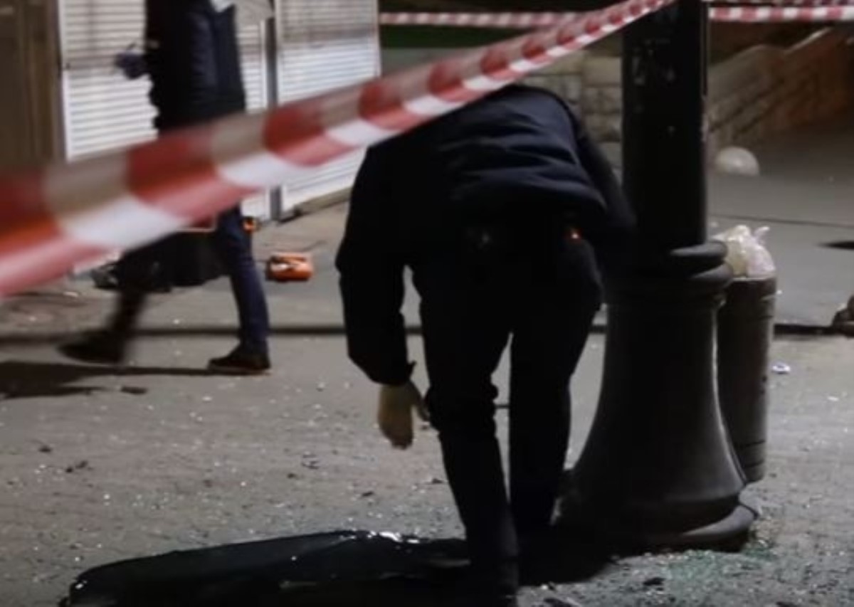 Полиция расследует ночной взрыв в центре Киева