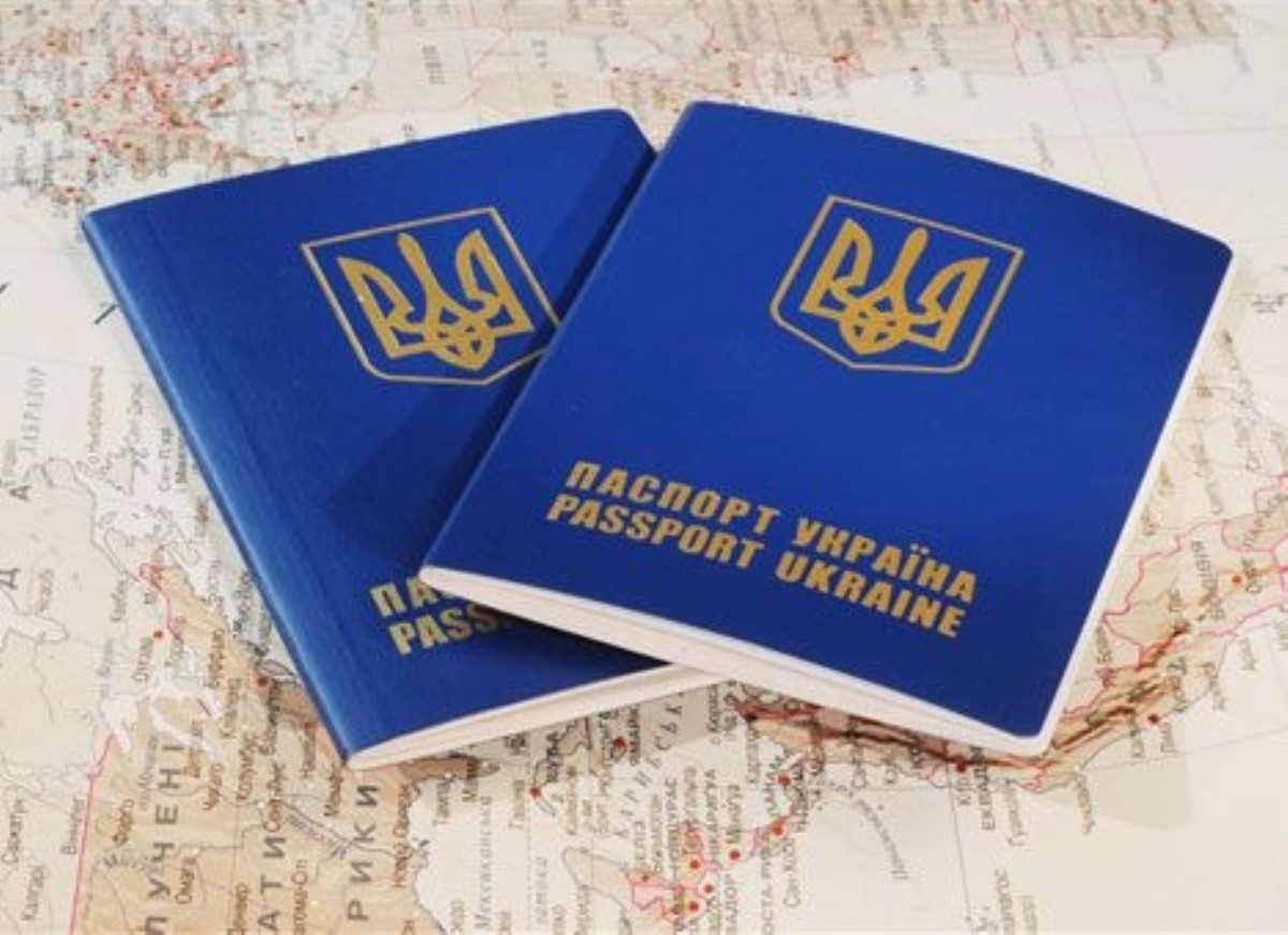 Выдача загранпаспортов в Киеве начнется со следующей недели