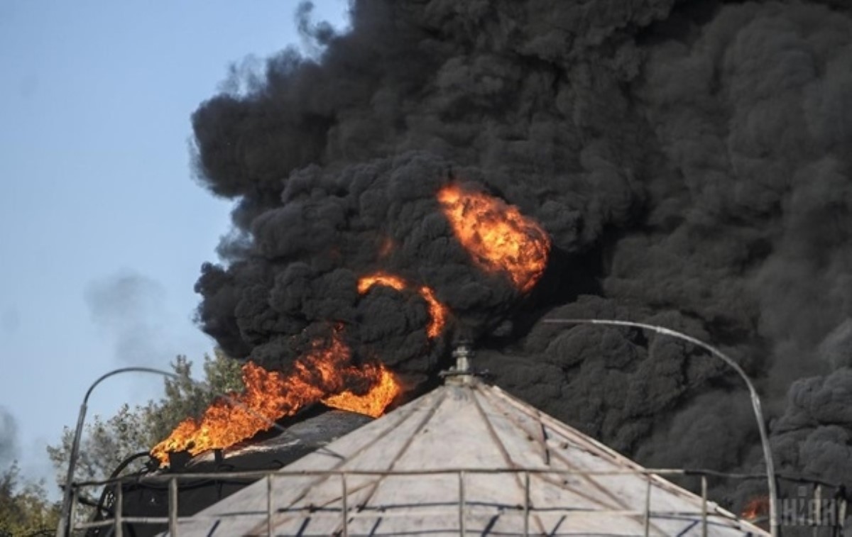 Под Киевом на нефтебазе прогремел взрыв