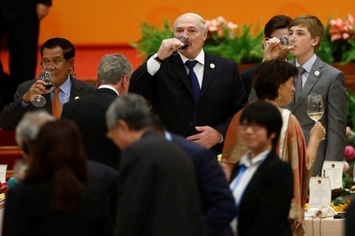 Лукашенко привез своего 12-летнего сына на форум в Китай