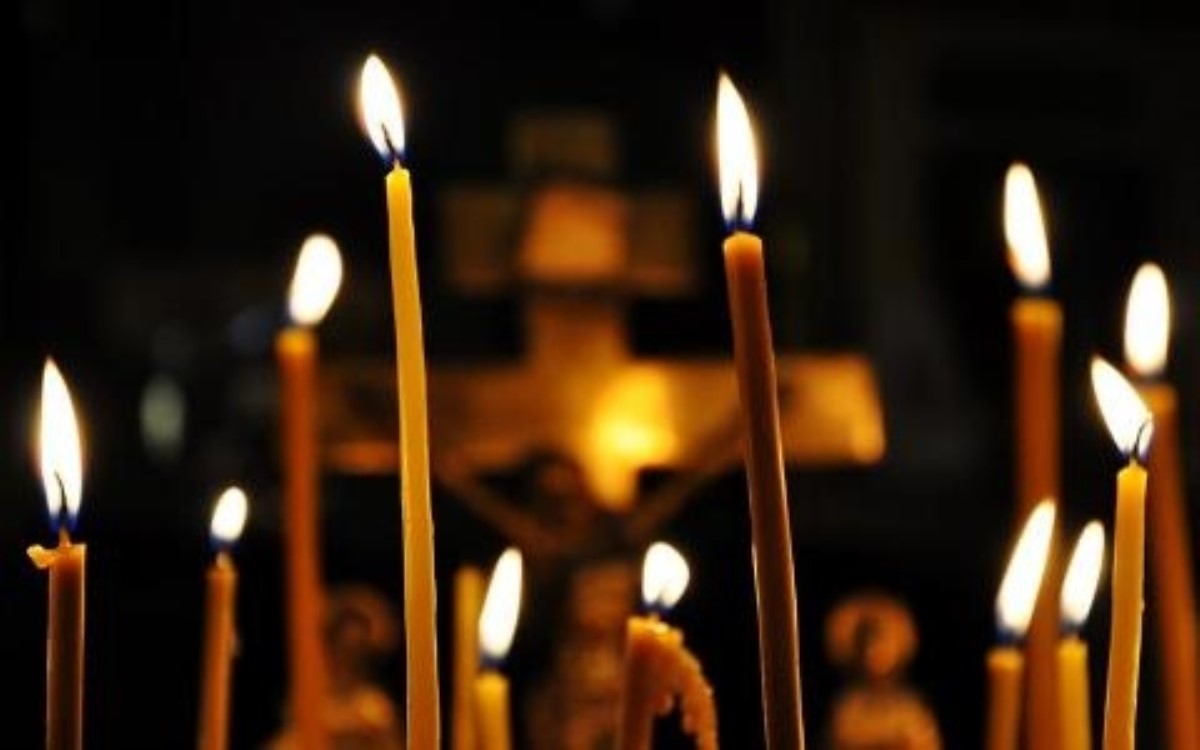 Девушке вынесли приговор за прикуривание от свечи в церкви