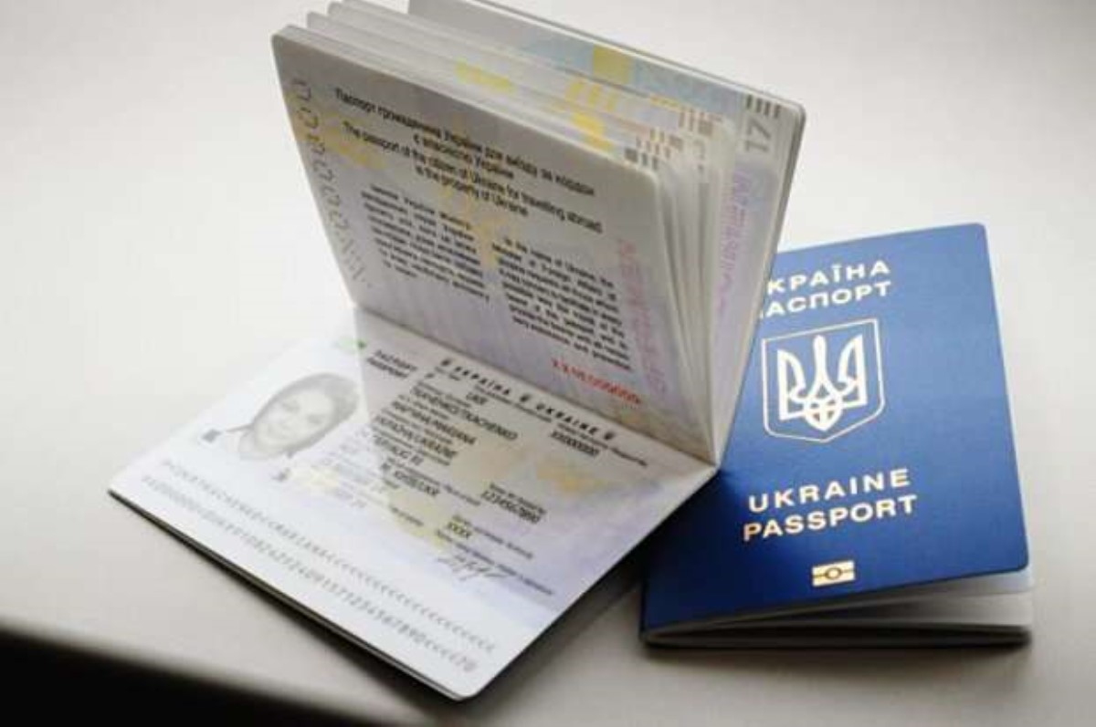 Украина бьет рекорды по количеству оформленных загранпаспортов