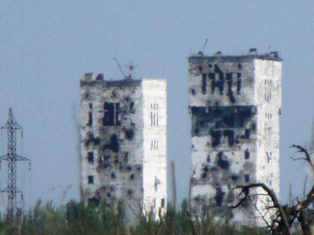 Периодически вспыхивают обстрелы: что осталось от Песков под Донецком
