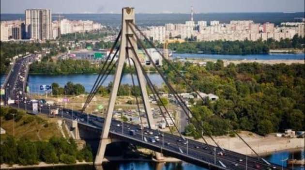 В Киеве боевик с Донбасса заминировал Московский мост