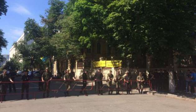 Вкладчики «Михайловского» пытались прорваться в Администрацию президента