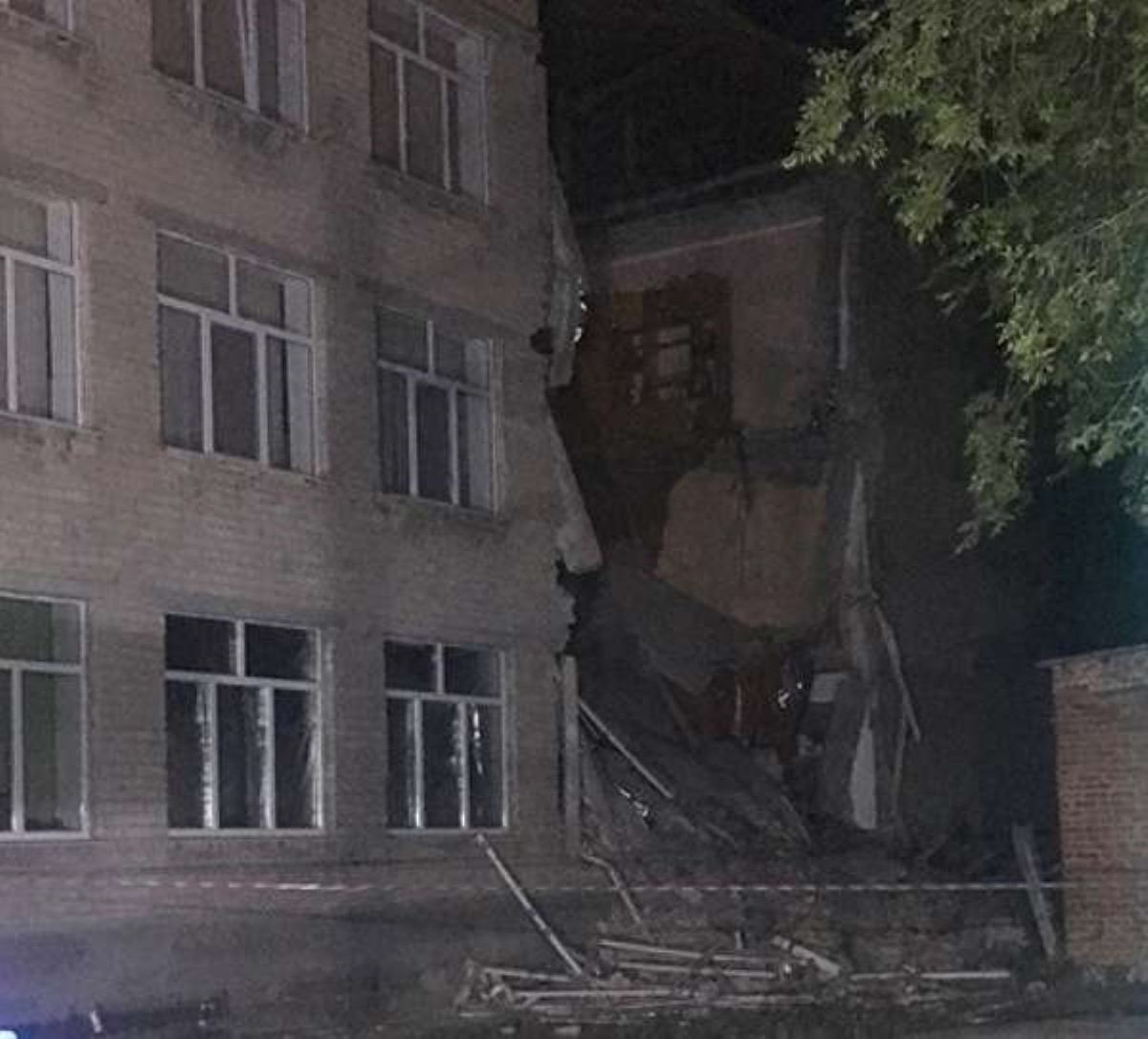 В Николаевской области обвалились три этажа школы