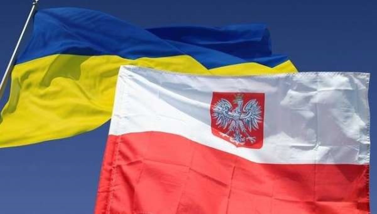 Скандал: "геноцид поляків" проілюстрували вбитими українцями