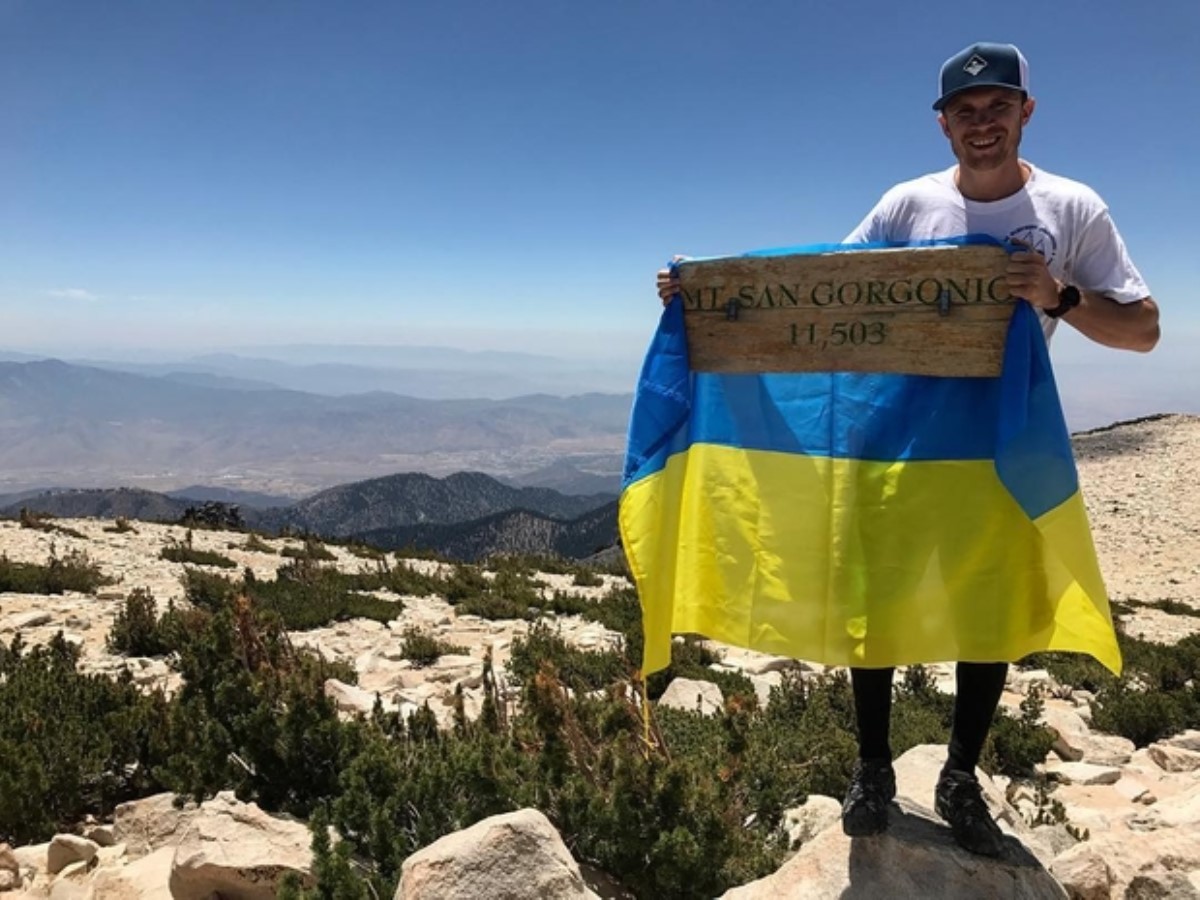 Непобедимый боксер с украинским флагом покорил 3-тысячник в США