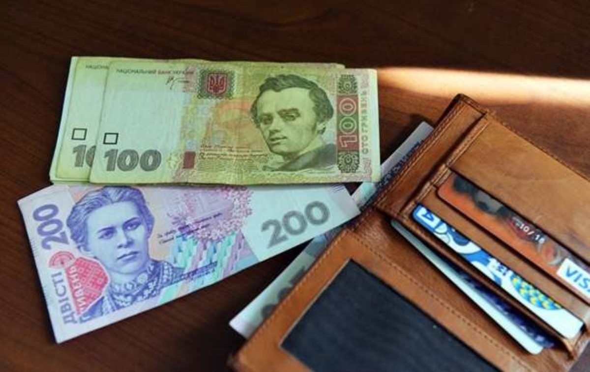 Как за год выросла средняя зарплата в Украине
