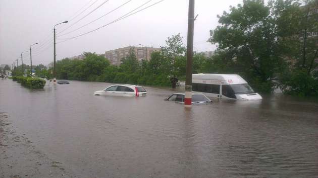 Россия уходит под воду: обильные дожди обеспокоили сеть