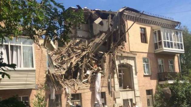 В Киеве трехэтажный жилой дом обрушился из-за взрыва газа