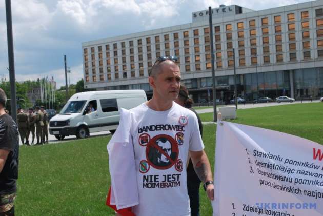 "Бандера, стоп": в Польше радикалы отметили годовщину Волынской резни