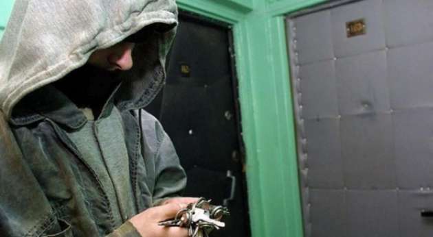 Все методы хороши: как украинцы воюют с домушниками