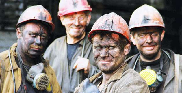Десятки украинских горняков отказались выходить из шахты