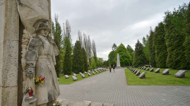 Стало известно, как Москва ответит Польше на снос памятников