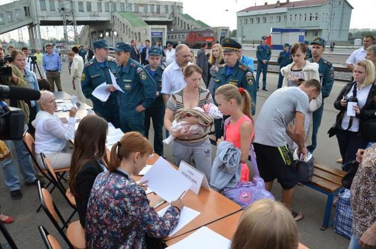 Путин возвращает беженцев на Донбасс
