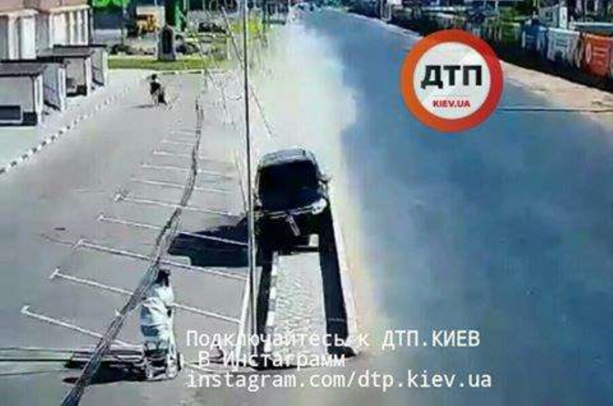 "Голыми руками придушил бы": кошмарное ДТП под Киевом возмутило сеть
