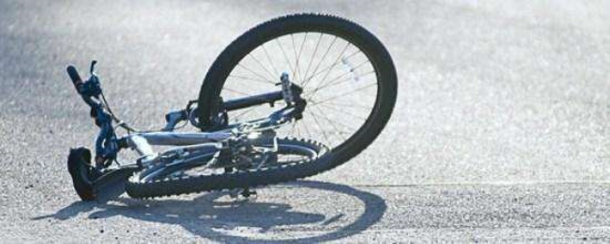 В Днепре велосипедист на тротуаре насмерть сбил женщину