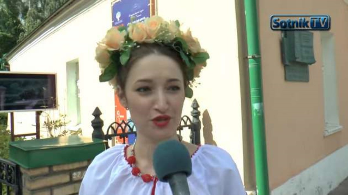 Только они смогут нас спасти: москвичи поздравили Украину с Днем Независимости