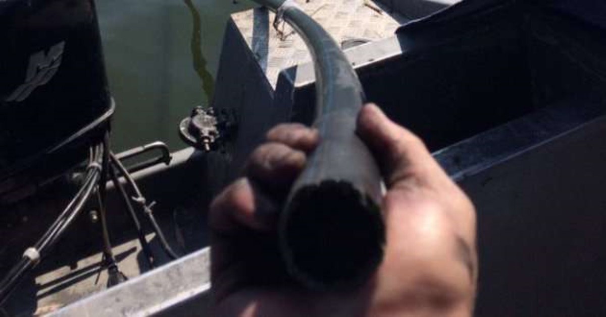 На Одесчине пограничники обнаружили подводный спиртопровод