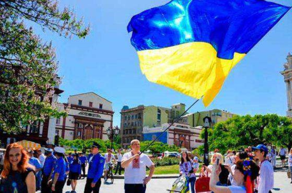 Праздников может стать меньше: названы выходные дни в Украине в 2018 году