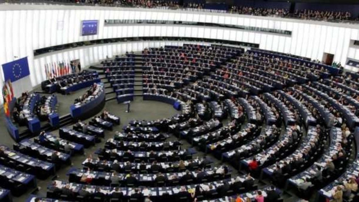Шоу в Европарламенте: кто стоит за слушаниями о "неофашизме" в Украине