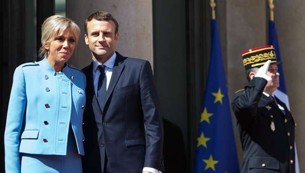 Более 150 тысяч французов подписали петицию против жены Макрона