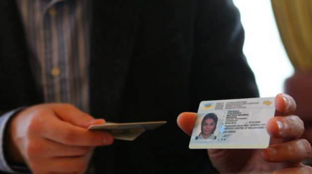 Права по-новому: в МВД объяснили, как водителям менять удостоверения