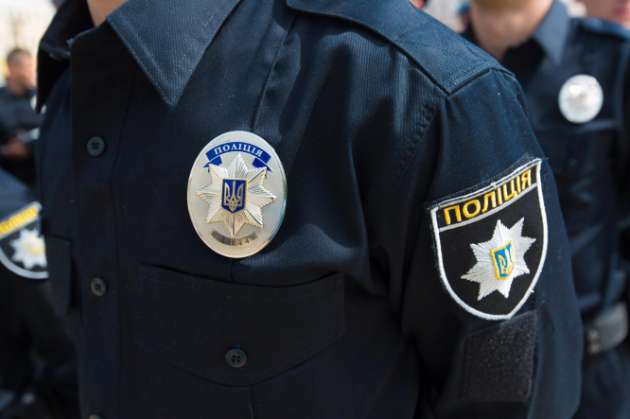 Полиция отпустила водителя, который едва не убил женщину с ребенком под Киевом