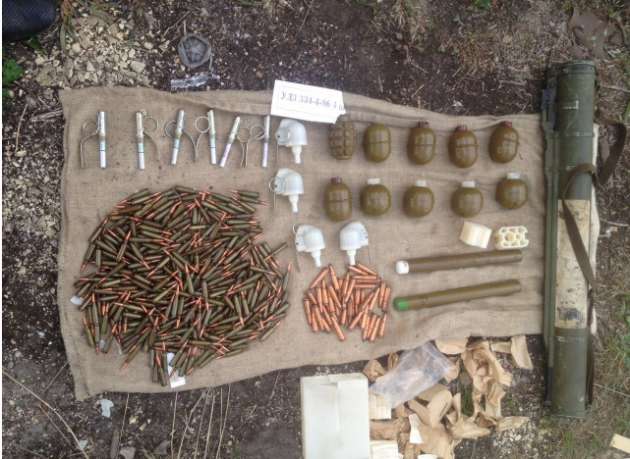 Под Киевом нашли арсенал оружия и боеприпасов