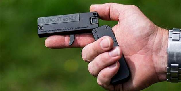 Появился мини-пистолет размером с кредитную карточку