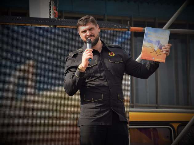 "Воины Света": глава Николаевской ОГА представил книгу о погибших героях АТО