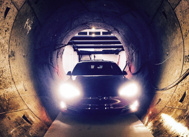 Илон Маск показал инновационный тоннель под Лос-Анджелесом