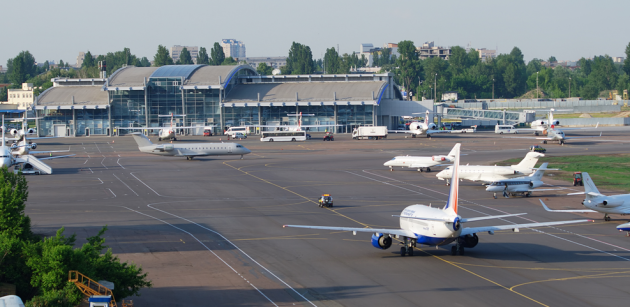 Известный туроператор заблокировал сотню клиентов в аэропорту Киева