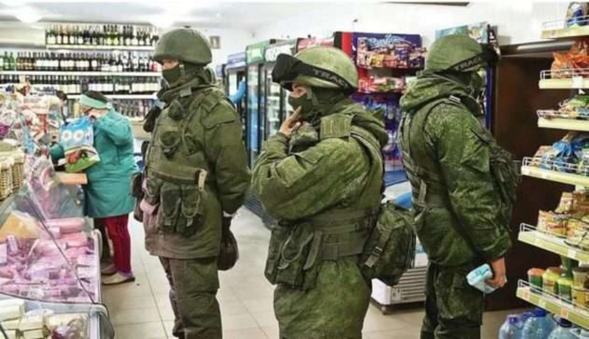 Беларусы пока мирно просят русских вояк уехать домой