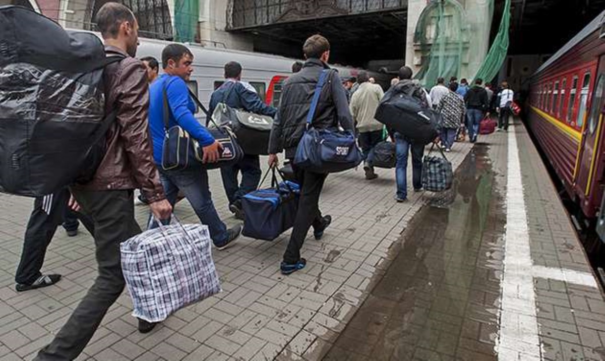 Названо внушительное число украинцев, которые поехали на заработки в РФ и попали в тюрьму