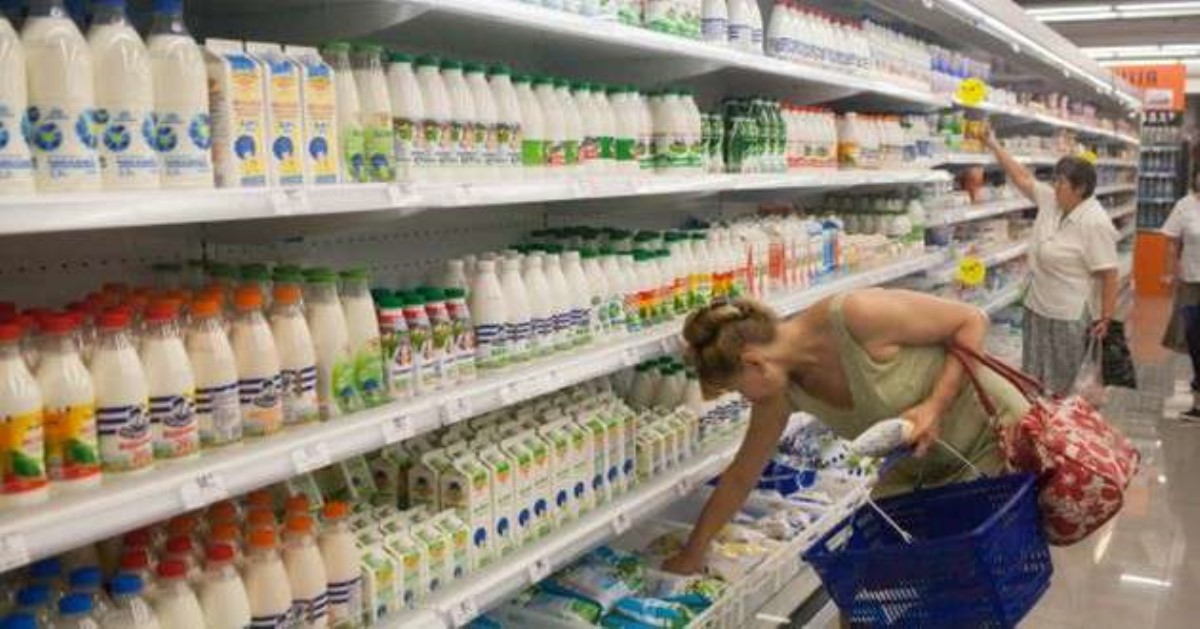 Вместо молока украинцам продают «белую жидкость»