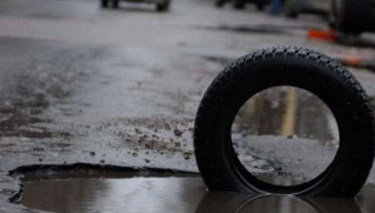 В знак благодарности: автолюбители оставили неприличный «привет Киевавтодору»