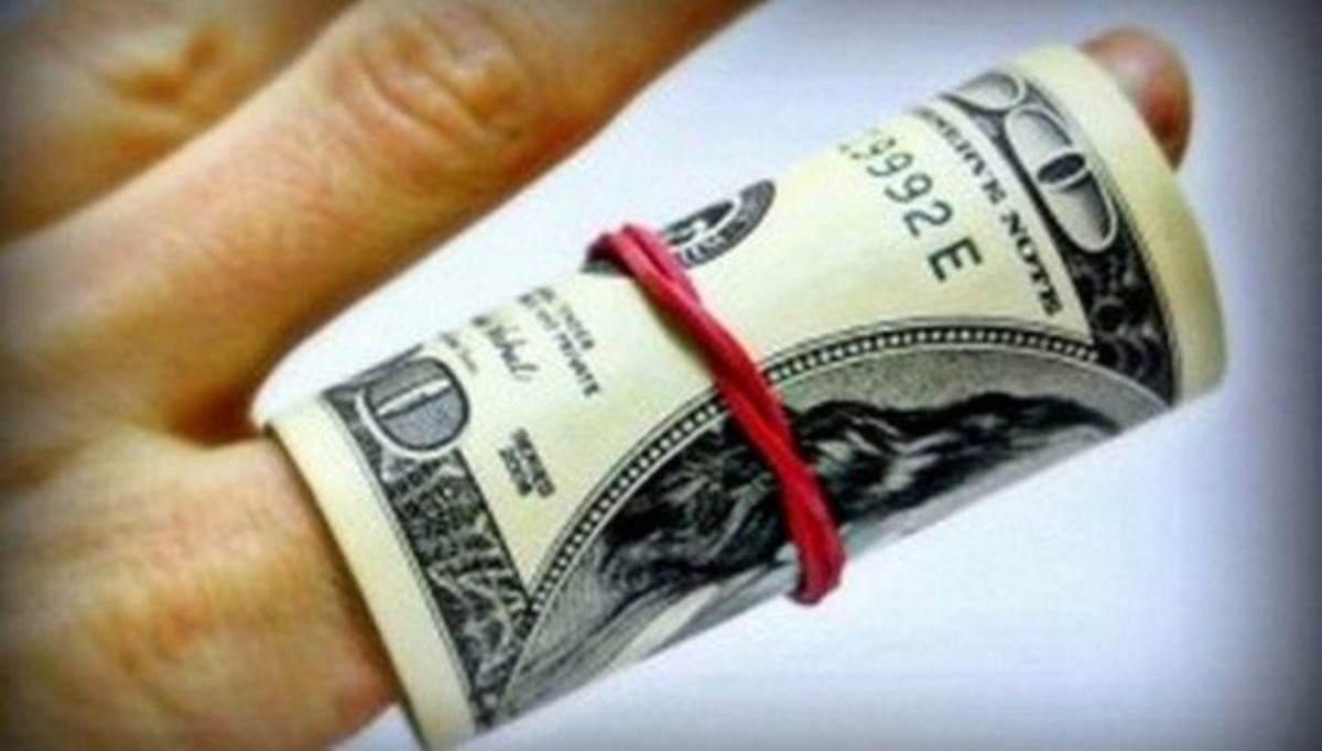 Сенченко: повышение пенсий оборачивается новыми ценами и курсом 31 грн за доллар